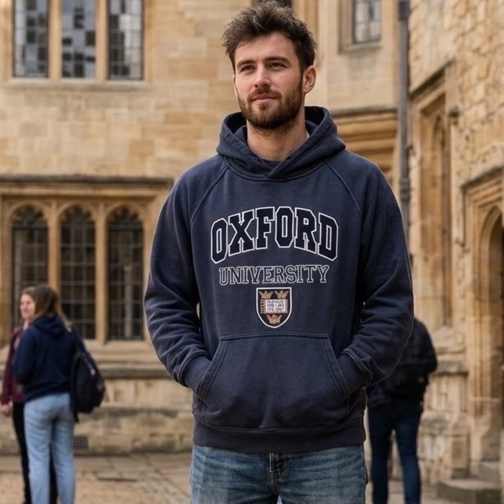 Oxford University Official Merchandise Navy Blue Crest Hoodie Small collegiate
